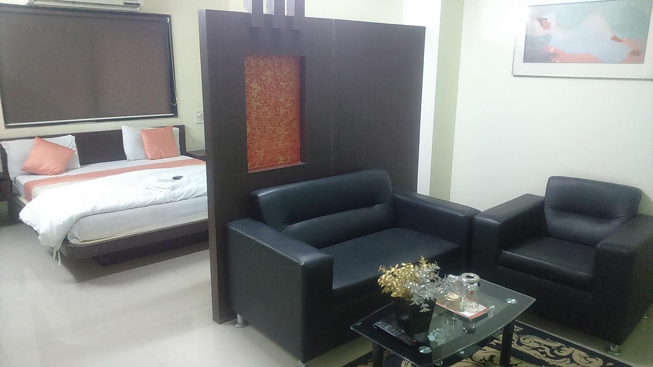 Lātūr Hotel Parth Executive מראה חיצוני תמונה